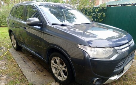 Mitsubishi Outlander III рестайлинг 3, 2014 год, 1 170 000 рублей, 4 фотография