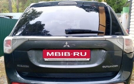 Mitsubishi Outlander III рестайлинг 3, 2014 год, 1 170 000 рублей, 2 фотография