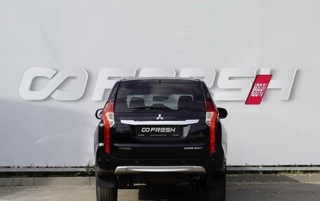 Mitsubishi Pajero IV, 2019 год, 2 890 000 рублей, 4 фотография