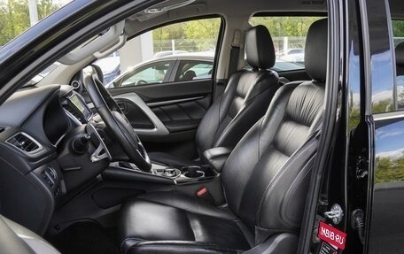 Mitsubishi Pajero IV, 2019 год, 2 890 000 рублей, 10 фотография