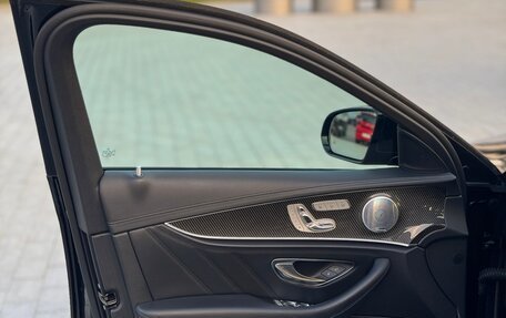 Mercedes-Benz E-Класс AMG, 2018 год, 4 500 000 рублей, 15 фотография