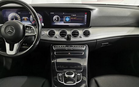 Mercedes-Benz E-Класс, 2019 год, 2 995 000 рублей, 15 фотография