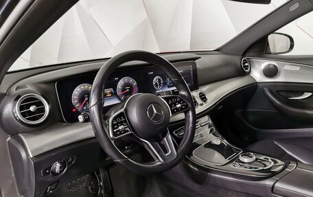 Mercedes-Benz E-Класс, 2019 год, 2 995 000 рублей, 19 фотография