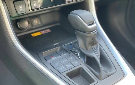 Toyota RAV4, 2025 год, 3 940 000 рублей, 21 фотография