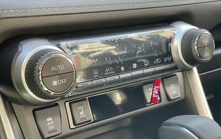Toyota RAV4, 2025 год, 3 940 000 рублей, 24 фотография