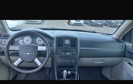 Chrysler 300C II, 2004 год, 1 500 000 рублей, 2 фотография