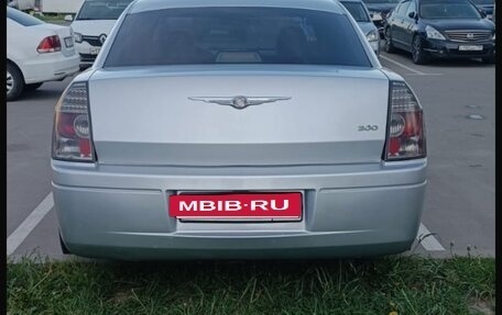 Chrysler 300C II, 2004 год, 1 500 000 рублей, 10 фотография