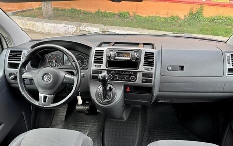 Volkswagen Caravelle T5, 2012 год, 1 920 000 рублей, 12 фотография