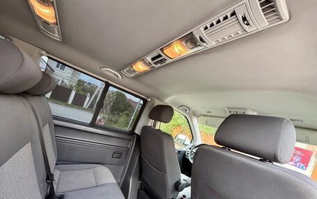 Volkswagen Caravelle T5, 2012 год, 1 920 000 рублей, 10 фотография