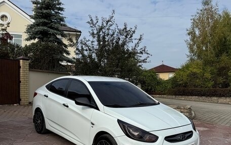 Hyundai Solaris II рестайлинг, 2014 год, 850 000 рублей, 1 фотография