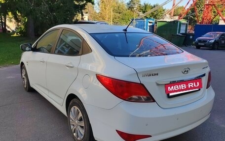 Hyundai Solaris II рестайлинг, 2015 год, 670 000 рублей, 3 фотография