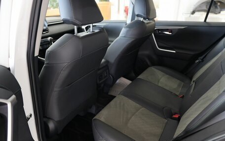 Toyota RAV4, 2025 год, 4 500 000 рублей, 17 фотография