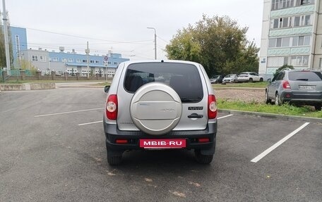 Chevrolet Niva I рестайлинг, 2017 год, 675 000 рублей, 5 фотография
