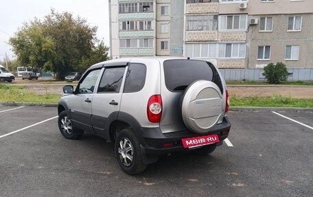 Chevrolet Niva I рестайлинг, 2017 год, 675 000 рублей, 4 фотография