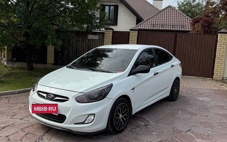 Hyundai Solaris II рестайлинг, 2014 год, 850 000 рублей, 2 фотография