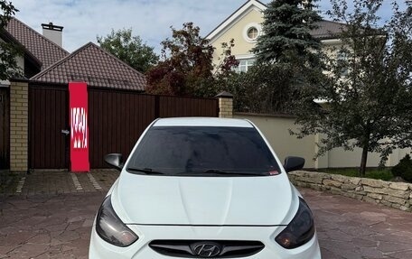 Hyundai Solaris II рестайлинг, 2014 год, 850 000 рублей, 4 фотография