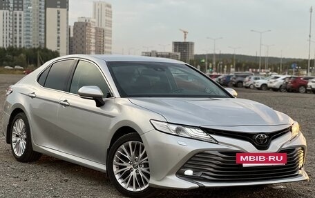 Toyota Camry, 2021 год, 3 249 000 рублей, 5 фотография