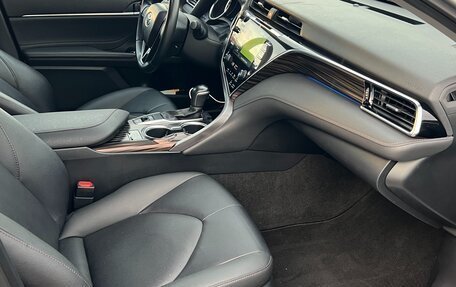 Toyota Camry, 2021 год, 3 249 000 рублей, 18 фотография