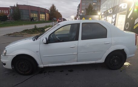 Renault Logan I, 2013 год, 270 000 рублей, 2 фотография