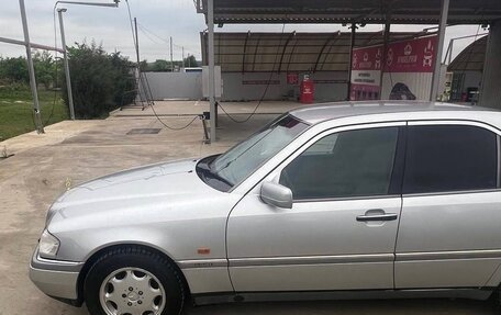 Mercedes-Benz C-Класс, 1997 год, 600 000 рублей, 1 фотография