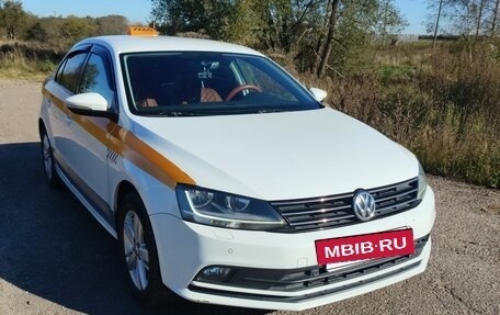 Volkswagen Jetta VI, 2017 год, 1 400 000 рублей, 2 фотография