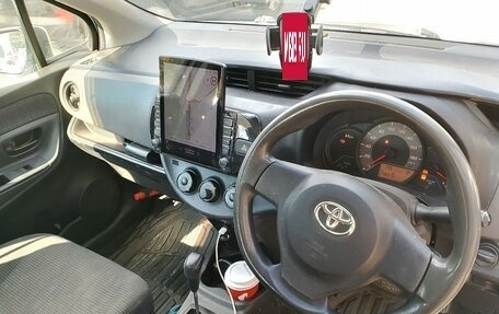 Toyota Vitz, 2015 год, 550 000 рублей, 6 фотография