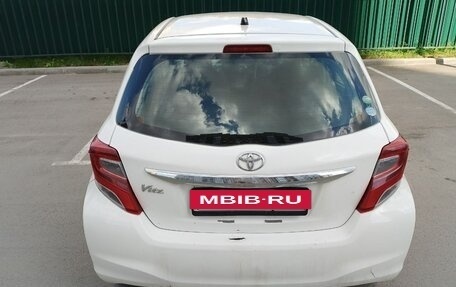 Toyota Vitz, 2015 год, 550 000 рублей, 4 фотография