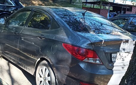 Hyundai Solaris II рестайлинг, 2011 год, 800 000 рублей, 1 фотография