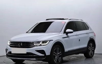 Volkswagen Tiguan II, 2022 год, 2 710 000 рублей, 1 фотография