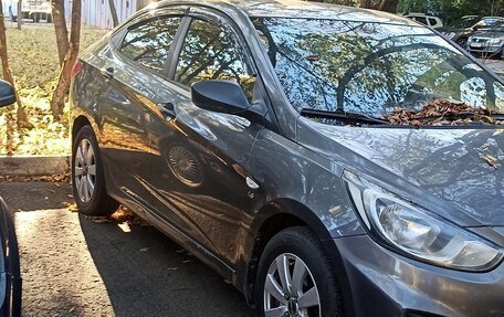 Hyundai Solaris II рестайлинг, 2011 год, 800 000 рублей, 2 фотография