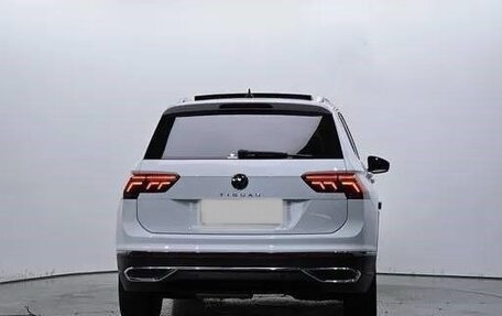 Volkswagen Tiguan II, 2022 год, 2 710 000 рублей, 4 фотография