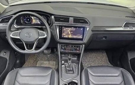 Volkswagen Tiguan II, 2022 год, 2 710 000 рублей, 7 фотография