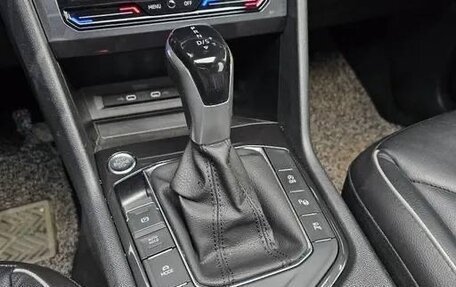Volkswagen Tiguan II, 2022 год, 2 710 000 рублей, 8 фотография