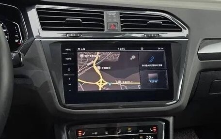 Volkswagen Tiguan II, 2022 год, 2 710 000 рублей, 9 фотография