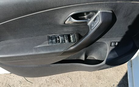 Volkswagen Polo VI (EU Market), 2015 год, 380 000 рублей, 7 фотография