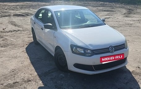 Volkswagen Polo VI (EU Market), 2015 год, 380 000 рублей, 2 фотография