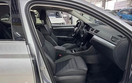 Skoda Superb, 2024 год, 2 300 000 рублей, 4 фотография