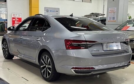 Skoda Superb, 2024 год, 2 300 000 рублей, 9 фотография