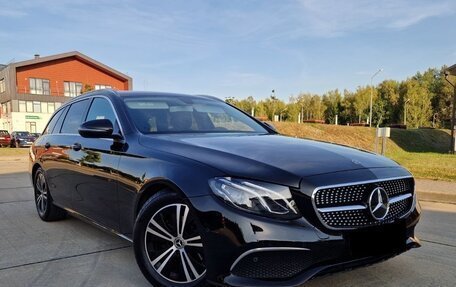 Mercedes-Benz E-Класс, 2020 год, 2 350 000 рублей, 2 фотография