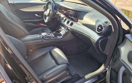 Mercedes-Benz E-Класс, 2020 год, 2 350 000 рублей, 8 фотография