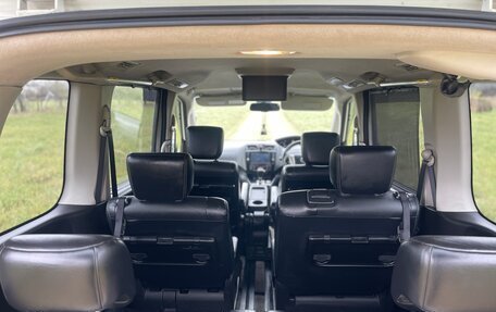 Nissan Serena IV, 2014 год, 1 350 000 рублей, 23 фотография