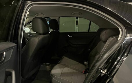 Skoda Rapid I, 2015 год, 1 060 000 рублей, 24 фотография