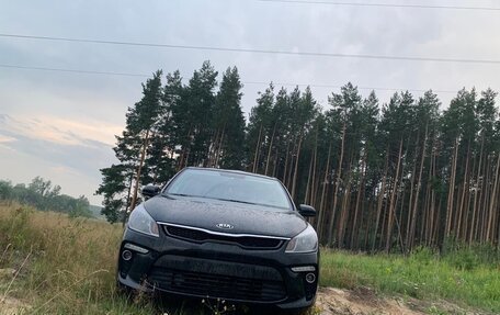 KIA Rio IV, 2018 год, 1 300 000 рублей, 3 фотография