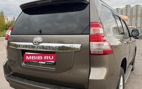 Toyota Land Cruiser Prado 150 рестайлинг 2, 2014 год, 3 690 000 рублей, 5 фотография