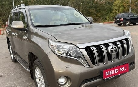 Toyota Land Cruiser Prado 150 рестайлинг 2, 2014 год, 3 690 000 рублей, 3 фотография