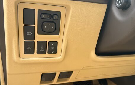 Toyota Land Cruiser Prado 150 рестайлинг 2, 2014 год, 3 690 000 рублей, 15 фотография