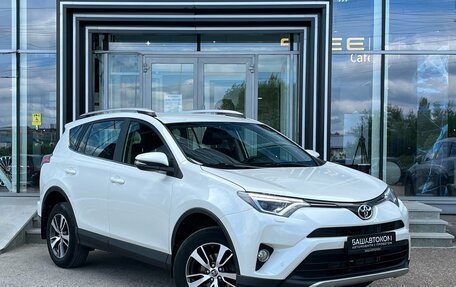 Toyota RAV4, 2015 год, 1 970 000 рублей, 3 фотография