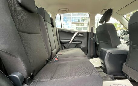 Toyota RAV4, 2015 год, 1 970 000 рублей, 14 фотография