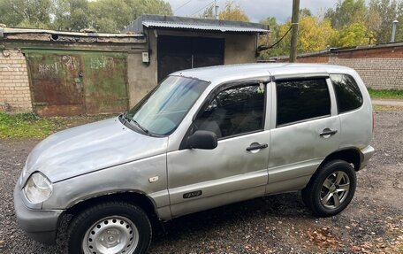 Chevrolet Niva I рестайлинг, 2005 год, 300 000 рублей, 2 фотография