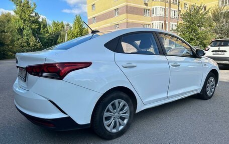 Hyundai Solaris II рестайлинг, 2021 год, 950 000 рублей, 3 фотография